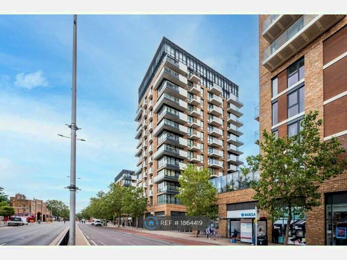 2 Bedroom Flat To Rent In Victory Parade, London, SE18