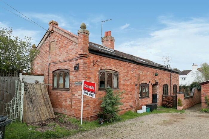 2 Bedroom Detached House For Sale In ., Warwick, CV35