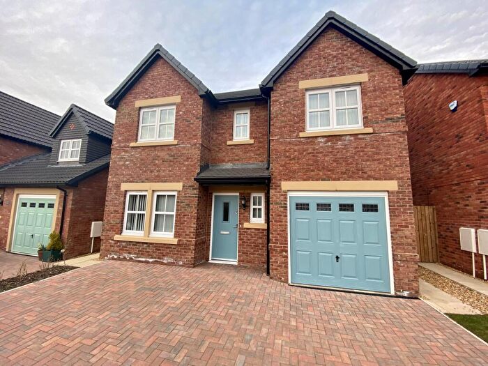 4 Bedroom Detached House To Rent In Page Drive/Middelton St George - Darlington, DL2