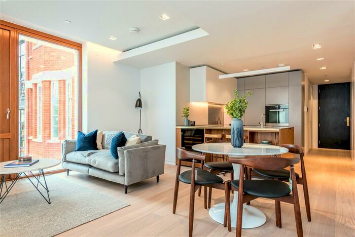 1 Bedroom Apartment To Rent In Abernethy House, Bartholomew Close, London, EC1A