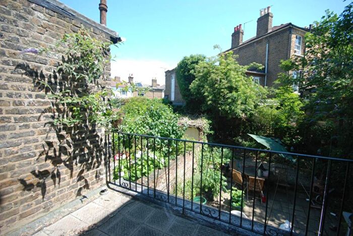 1 Bedroom Flat To Rent In St Thomas's Road, Highbury, London, N4