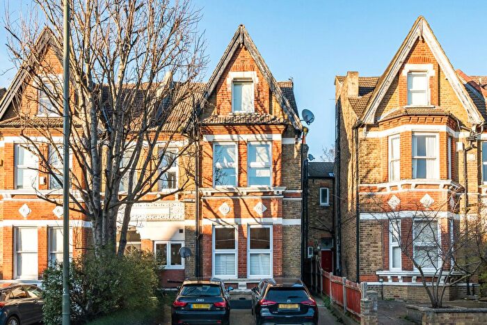 1 Bedroom Flat For Sale In Manor Road, Beckenham, Kent, BR3