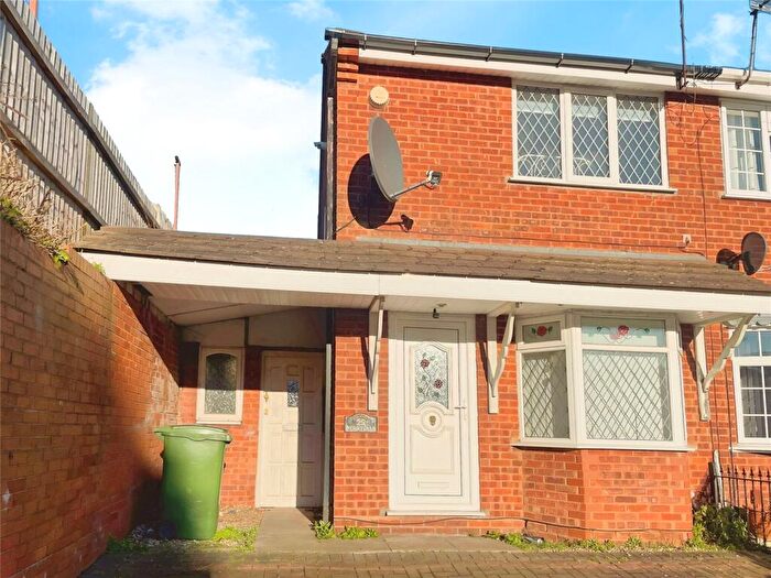 2 Bedroom End Of Terrace House To Rent In Perry Close, Dudley, West Midlands, DY2