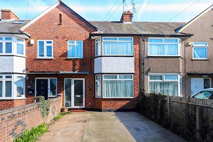 3 Bedroom Terraced House For Sale In Royal Lane, Hillingdon, UB8