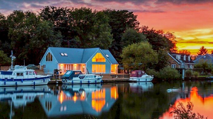 3 Bedroom Detached House To Rent In Riverside, Staines, TW18