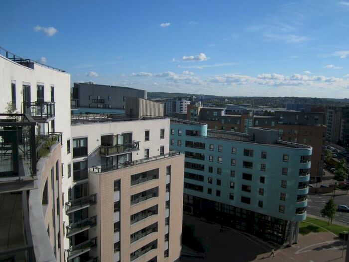 2 Bedroom Apartment To Rent In The Gateway North, Crown Point Road, LS9