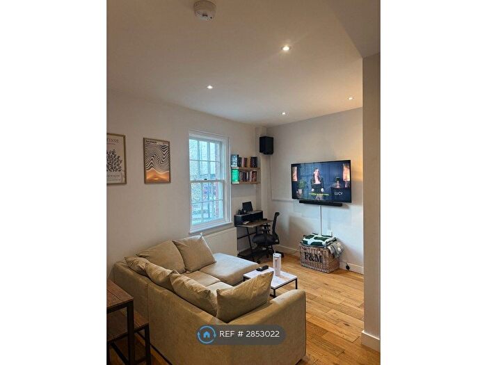 1 Bedroom Flat To Rent In Newfoundland Court, Bristol, BS2