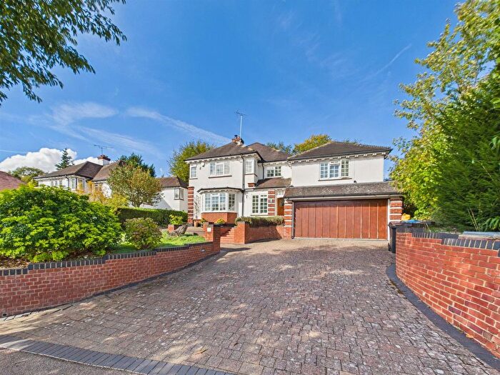 5 Bedroom Detached House For Sale In Manor Way, Purley, CR8