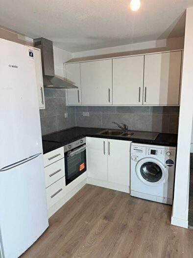 3 Bedroom Flat To Rent In Fenman Gardens, IG3
