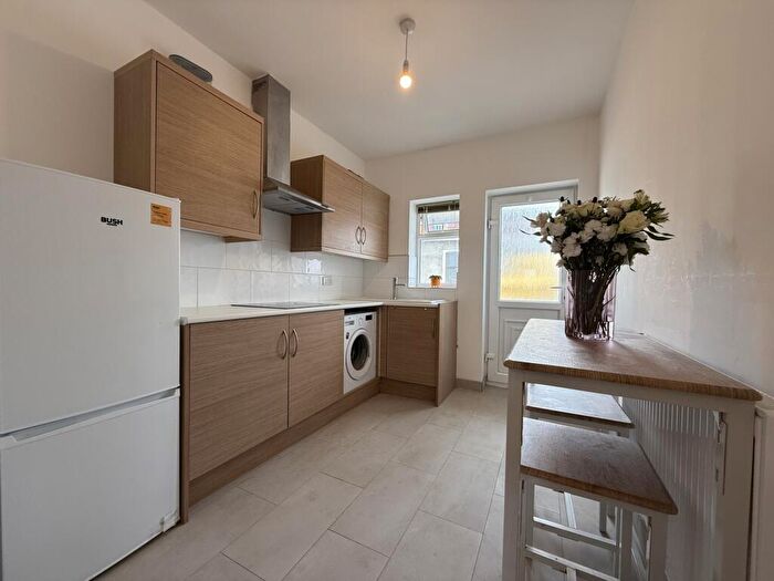 Flat To Rent In Annexe, Wricklemarsh Road, Blackheath, SE3