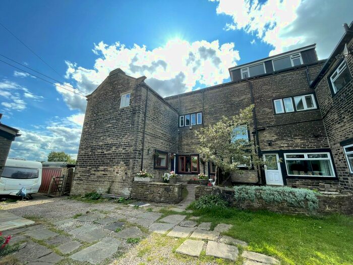 4 Bedroom Property To Rent In Ingham Lane, Halifax, HX2