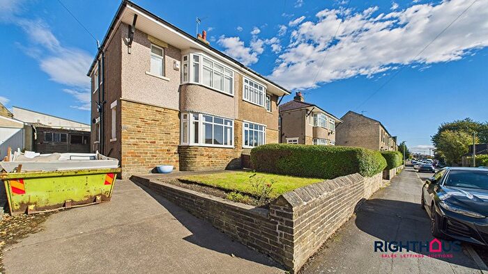 3 Bedroom Semi-detached House To Rent In Thorncroft Road, Bradford, BD6