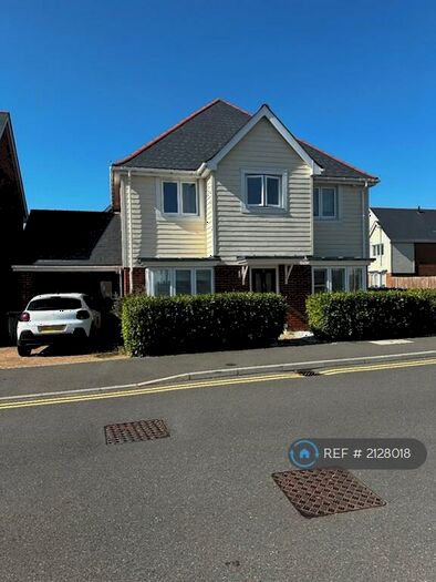 4 Bedroom Detached House To Rent In Amisse Drive, Snodland, ME6