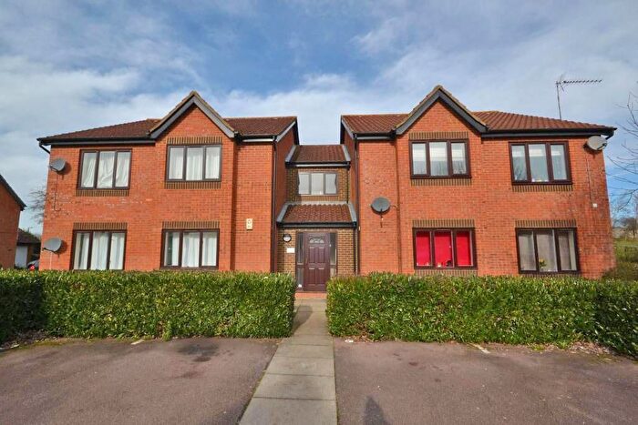 1 Bedroom Flat For Sale In Gabriel Close, Browns Wood, Milton Keynes, Buckinghamshire, MK7
