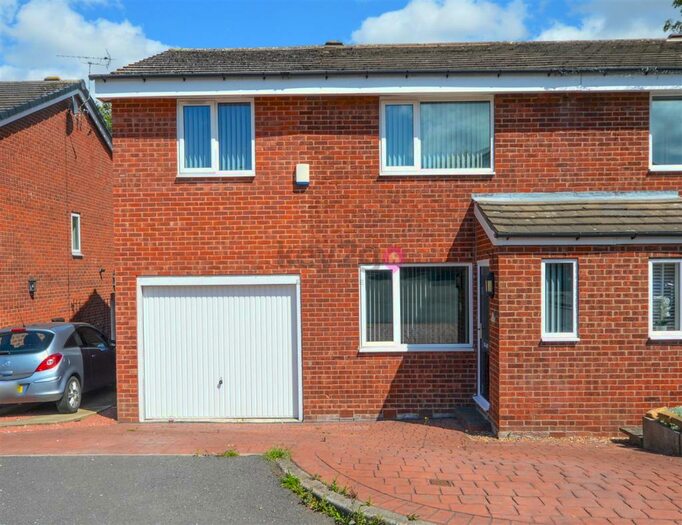 4 Bedroom Semi-Detached House To Rent In Oakworth Close, Halfway, Sheffield, S20