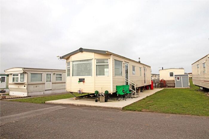 2 Bedroom Park Home For Sale In Newark Road, Torksey, LN1