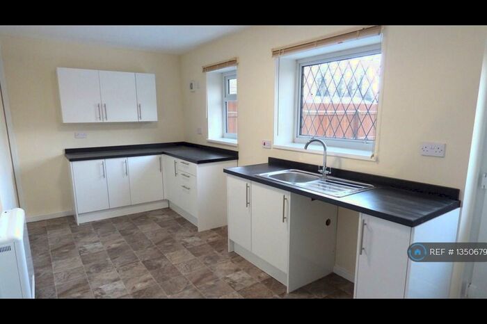 2 Bedroom Terraced House To Rent In Holderness Road, Hull, HU8