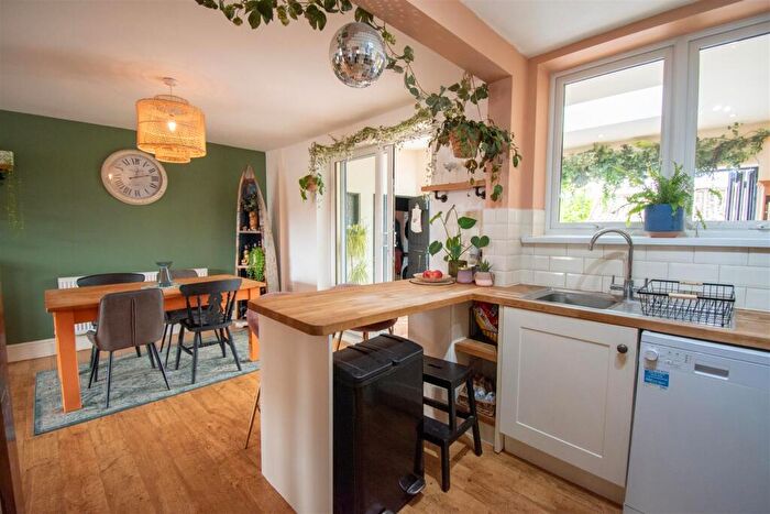 3 Bedroom Detached House For Sale In Glebe Avenue, Ripley, DE5