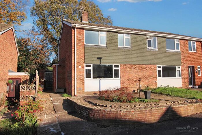 3 Bedroom Semi Detached House For Sale In Chieveley Close, Tilehurst, Reading, RG31