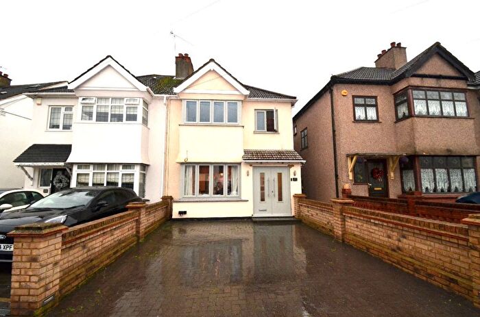 3 Bedroom Terraced House To Rent In Burnway, Hornchurch, RM11
