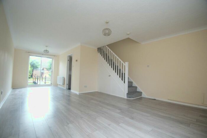 3 Bedroom Semi-Detached House To Rent In East Northdown Close, Cliftonville, CT9