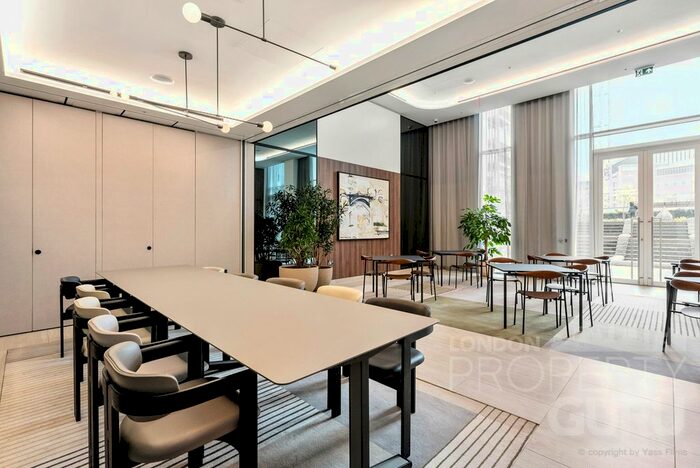 3 Bedroom Flat To Rent In White City Living, London, W12