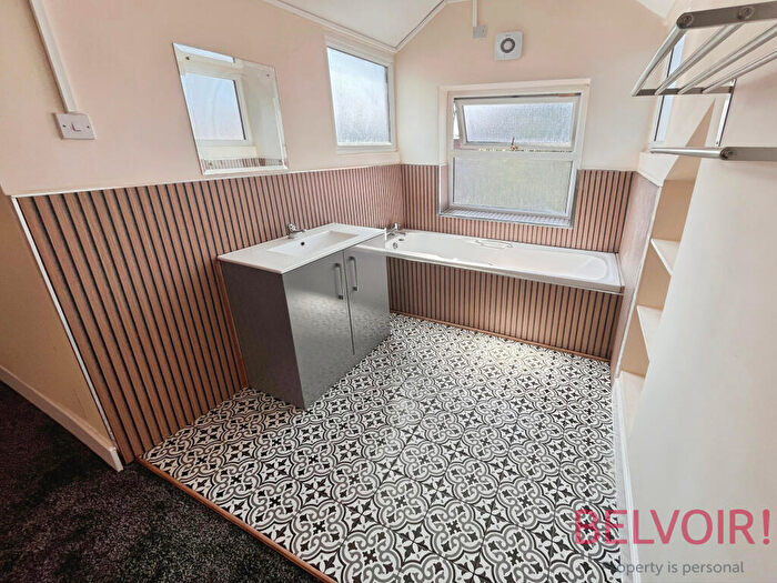 2 Bedroom Flat To Rent In Commercial Road, Bulwell, Nottingham, NG6