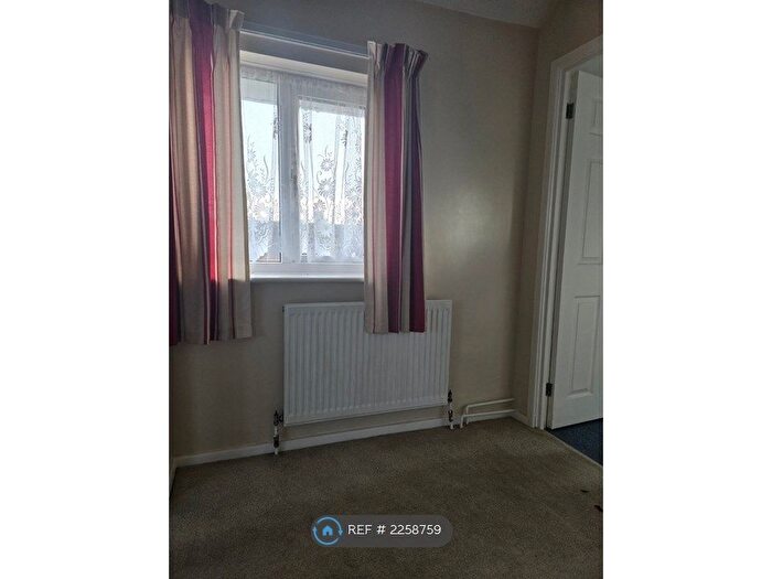 2 Bedroom End Of Terrace House To Rent In Hill Crescent, Gainsborough, DN21