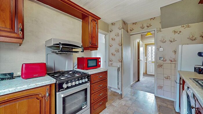 2 Bedroom End Terrace House For Sale In Thistle Neuk, Glasgow, G60