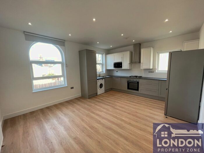 1 Bedroom Flat To Rent In Kidderminster Road, Croydon, CR0