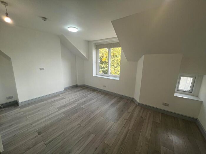 1 Bedroom Apartment To Rent In Neville Street, Cardiff, CF11
