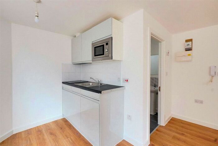 Apartment To Rent In Coronet House, Queen Anne Road, Maidstone, ME14