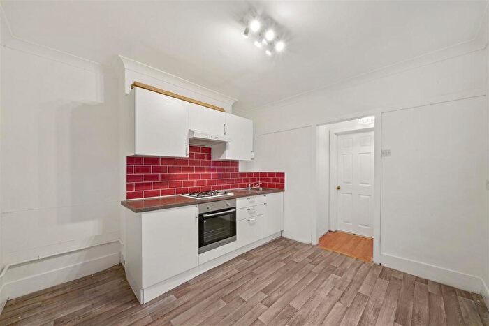 1 Bedroom Flat To Rent In Newly Redecorated | Ground Floor | Private Garden | Separate Kitchen & Living Area | Close To Norwood Junction Station, SE25