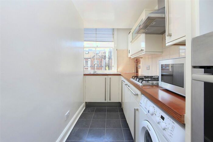1 Bedroom Flat To Rent In Longley Road, Tooting, SW17