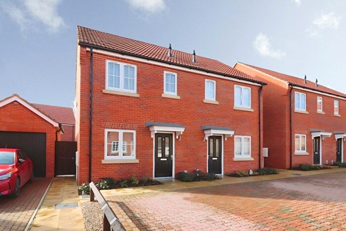 2 Bedroom Semi-Detached House For Sale In Cushing Close, Wymondham, Norfolk, NR18