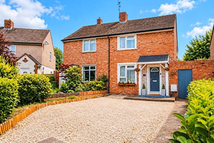 2 Bedroom Semi-Detached House For Sale In Cypress Grove, Swindon, SN2