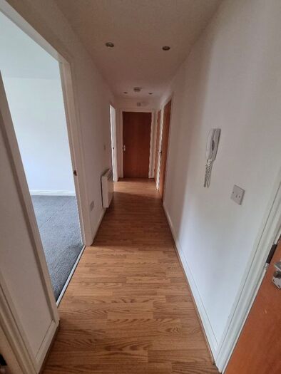 2 Bedroom Flat To Rent In Whalley Road, Manchester, M24