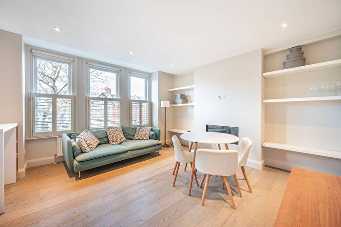 2 Bedroom Flat To Rent In Chandos Road, Willesden Green, London, NW2