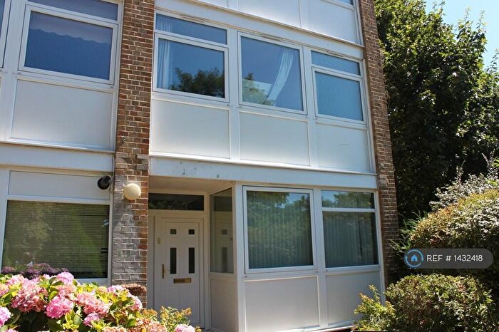 3 Bedroom Maisonette To Rent In Tarnwood Park, Eltham London, SE9