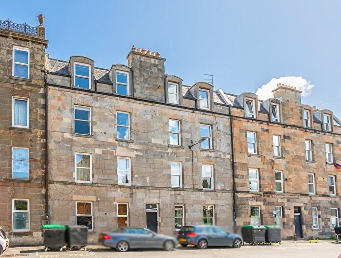 3 Bedroom Flat For Sale In Mentone Avenue, Edinburgh, EH15