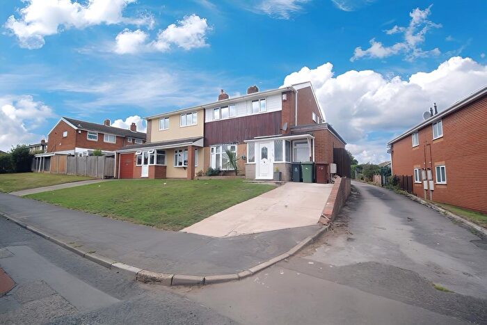 3 Bedroom Semi-Detached House For Sale In Fishley Lane, Walsall, WS3
