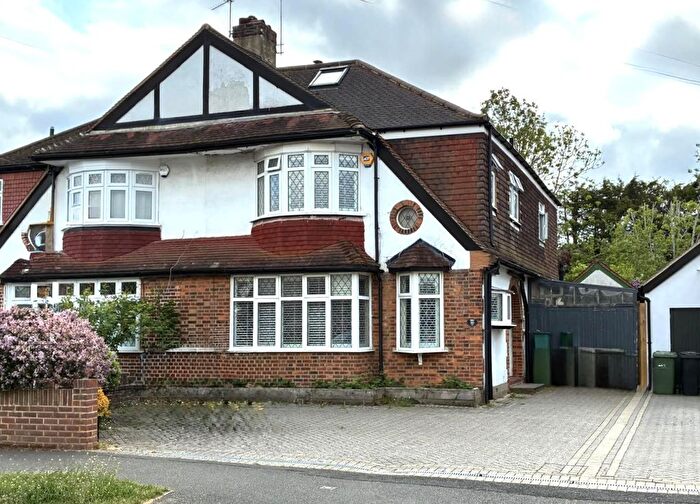 5 Bedroom Semi-Detached House To Rent In Stoneleigh, Epsom, KT17