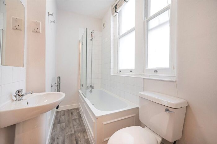 1 Bedroom Flat To Rent In Charing Cross Road, Covent Garden, London, WC2H