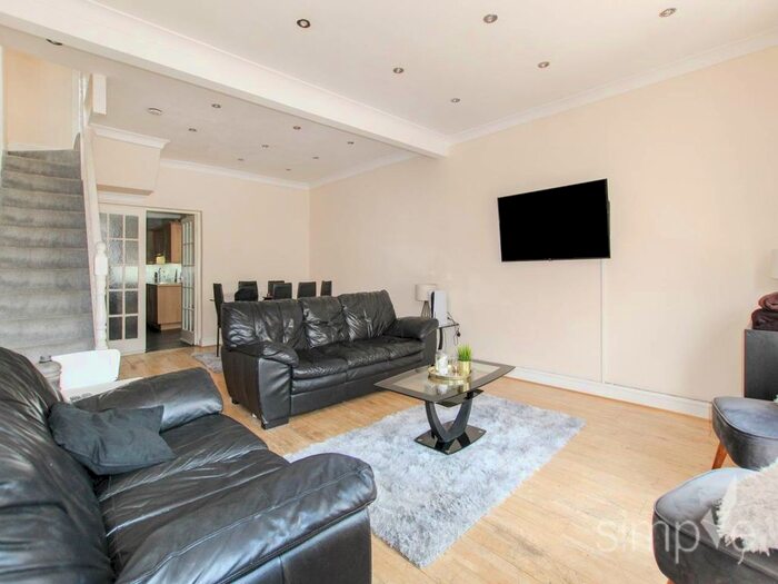 3 Bedroom Property To Rent In Hammond Road, Southall, Middlesex, UB2