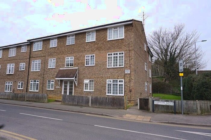 1 Bedroom Flat To Rent In Sopwith Avenue, Chessington, Surrey., KT9