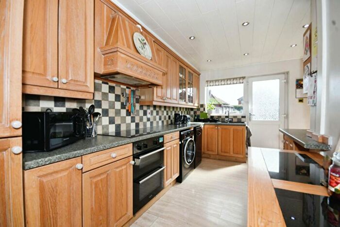 3 Bedroom Semi-Detached House For Sale In Brinsworth Road, Brinsworth, Rotherham, S60