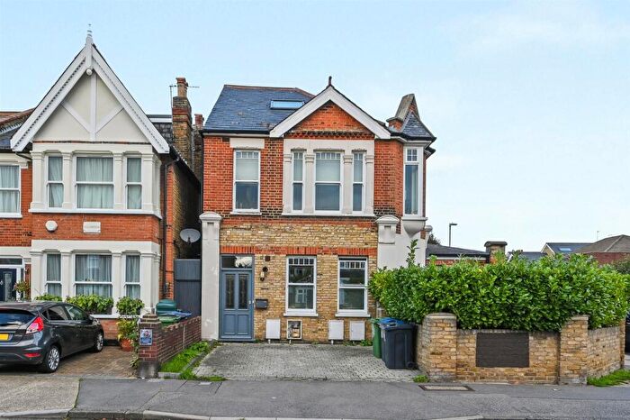 2 Bedroom Flat To Rent In Kings Road, Kingston Upon Thames, KT2