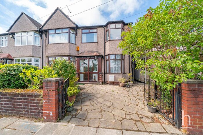 4 Bedroom Semi-Detached House For Sale In The Oval, Wallasey, CH45