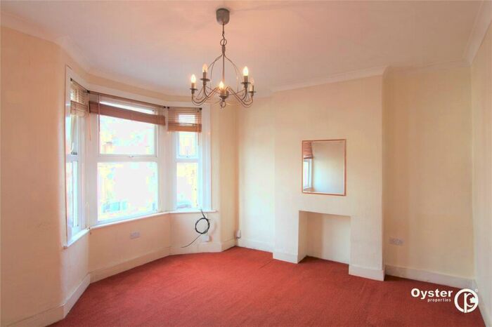 1 Bedroom Apartment To Rent In Squires Lane, London, N3