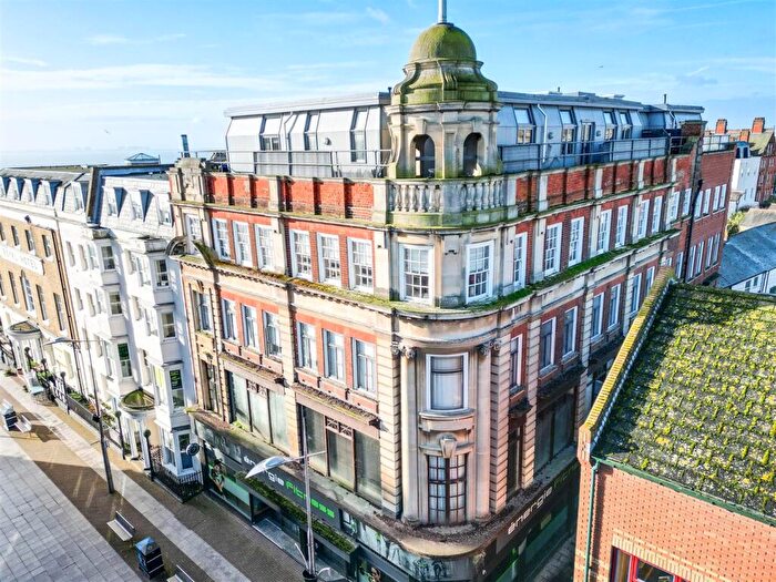 2 Bedroom Penthouse For Sale In Royal Mews, Southend-On-Sea, SS1